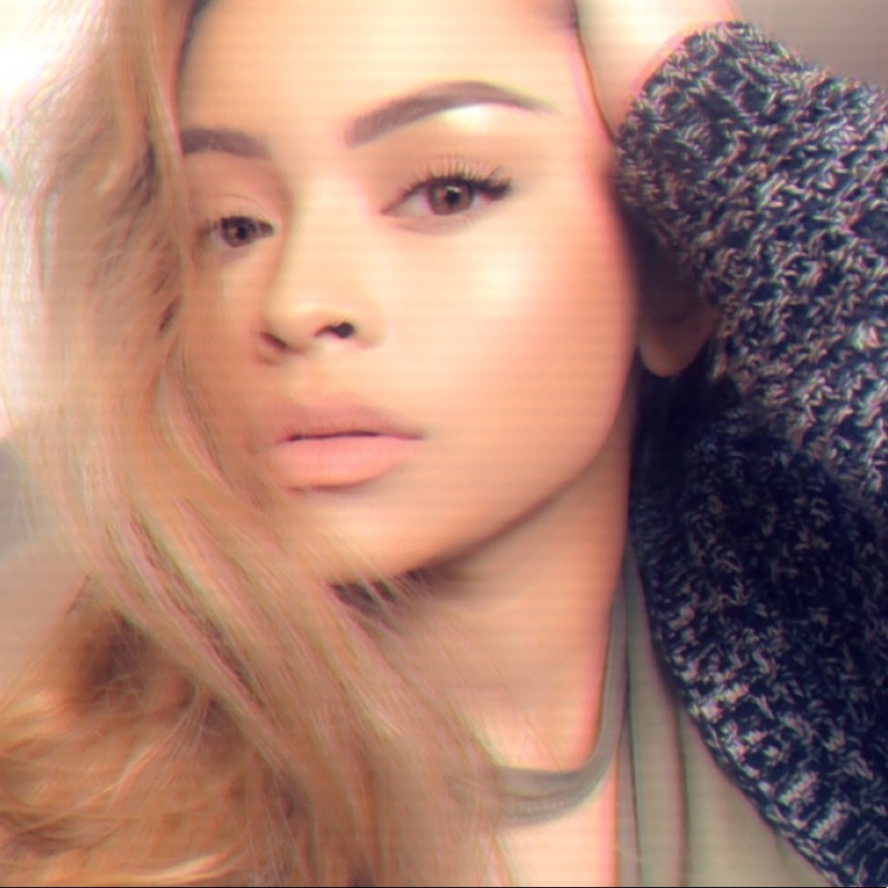 Meet your Posher, Savanna